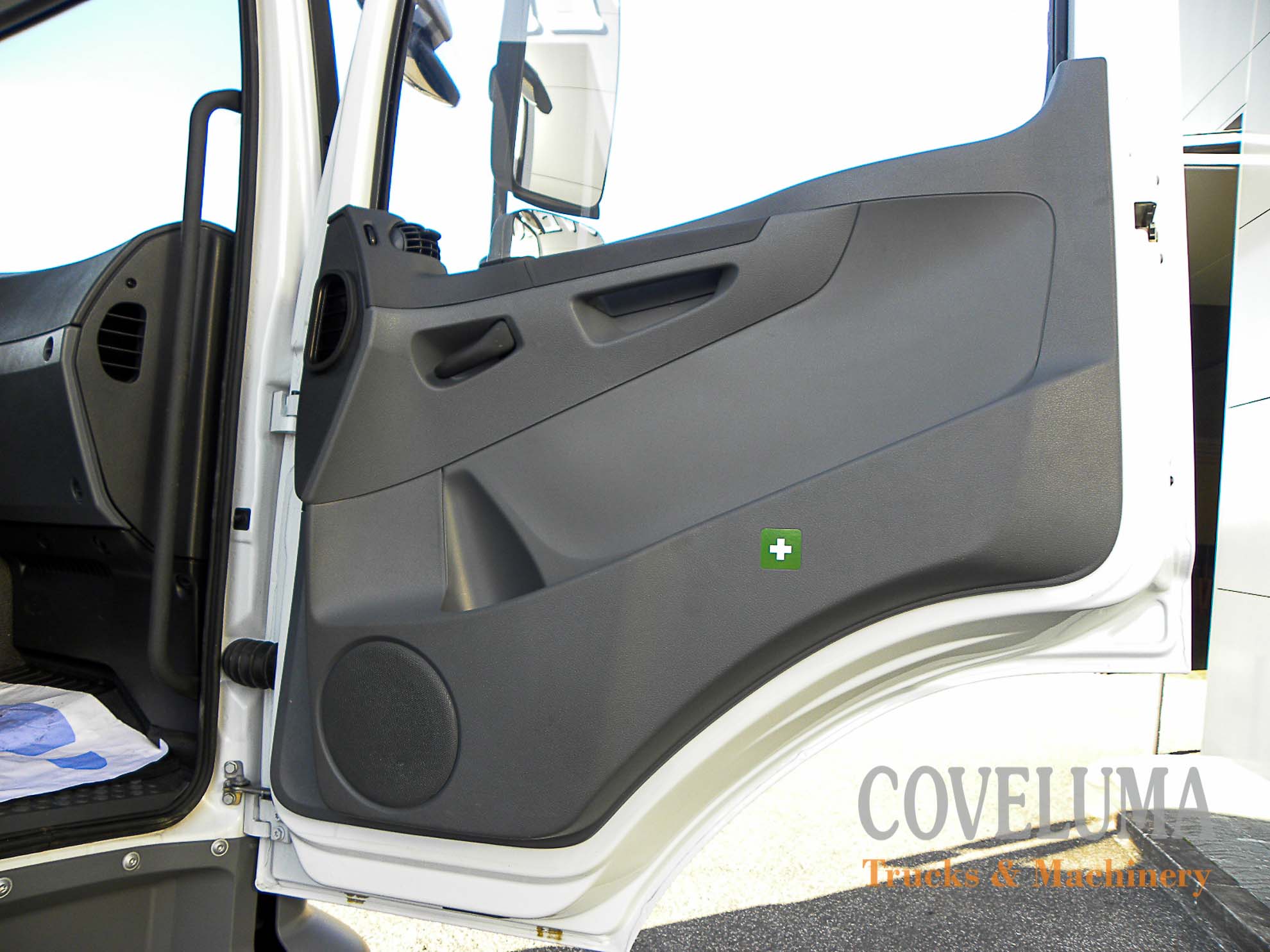 MERCEDES AXOR 1833L CON CARROZADO DE RECOGIDA DE RESIDUOS