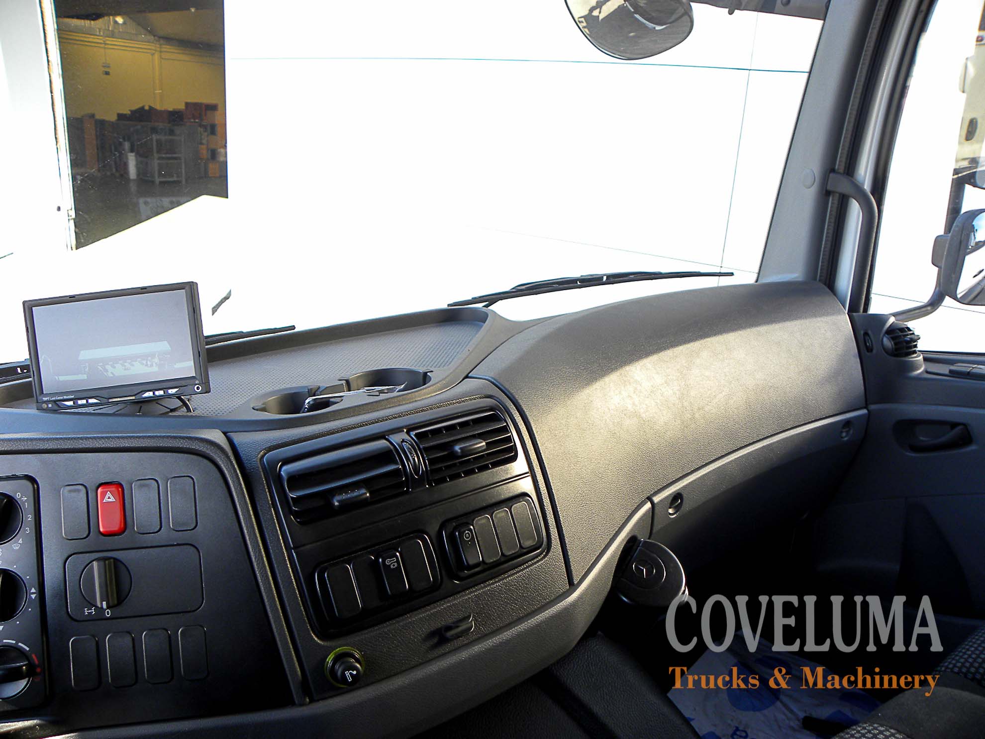 MERCEDES AXOR 1833L CON CARROZADO DE RECOGIDA DE RESIDUOS