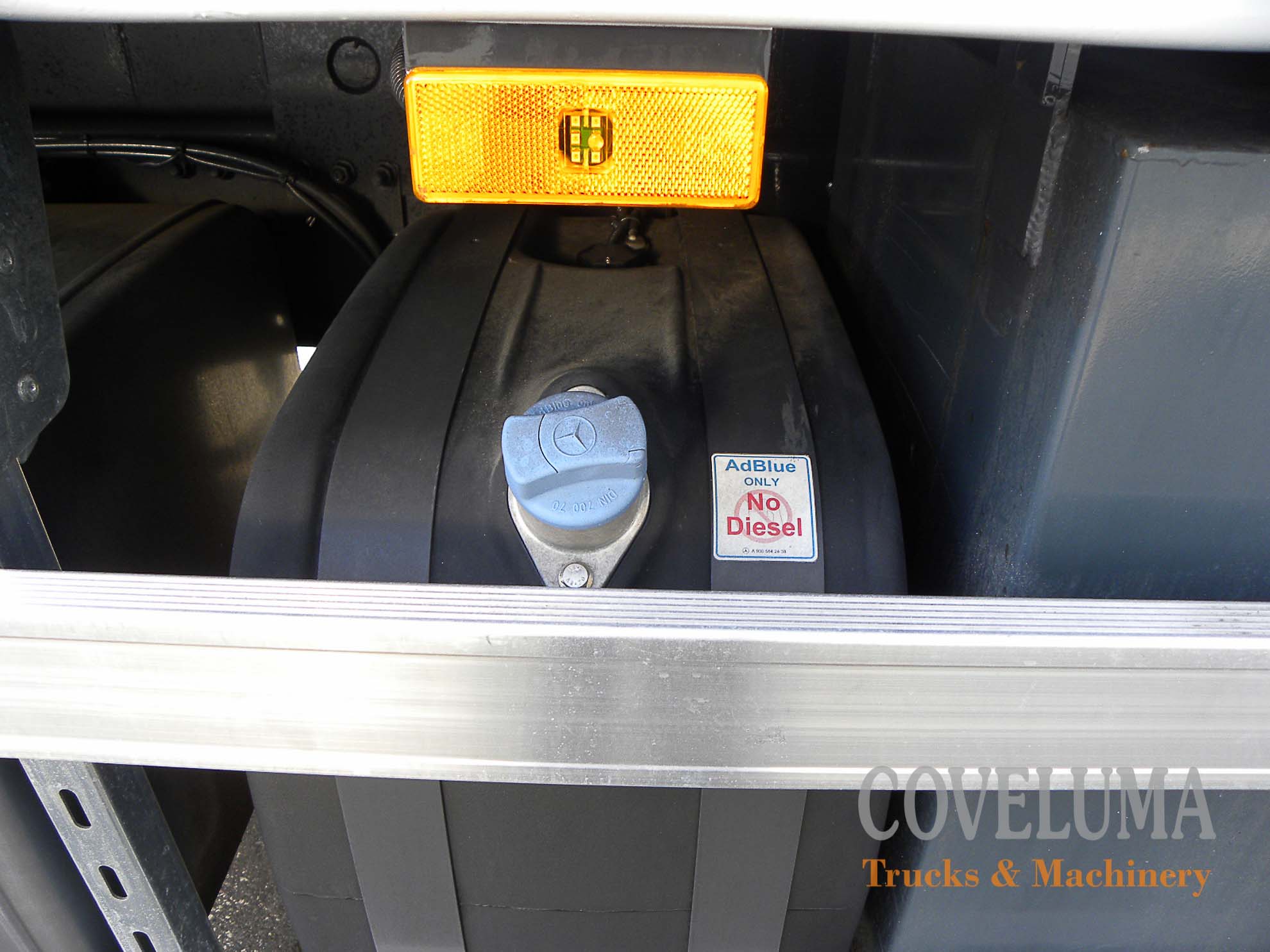 MERCEDES AXOR 1833L CON CARROZADO DE RECOGIDA DE RESIDUOS