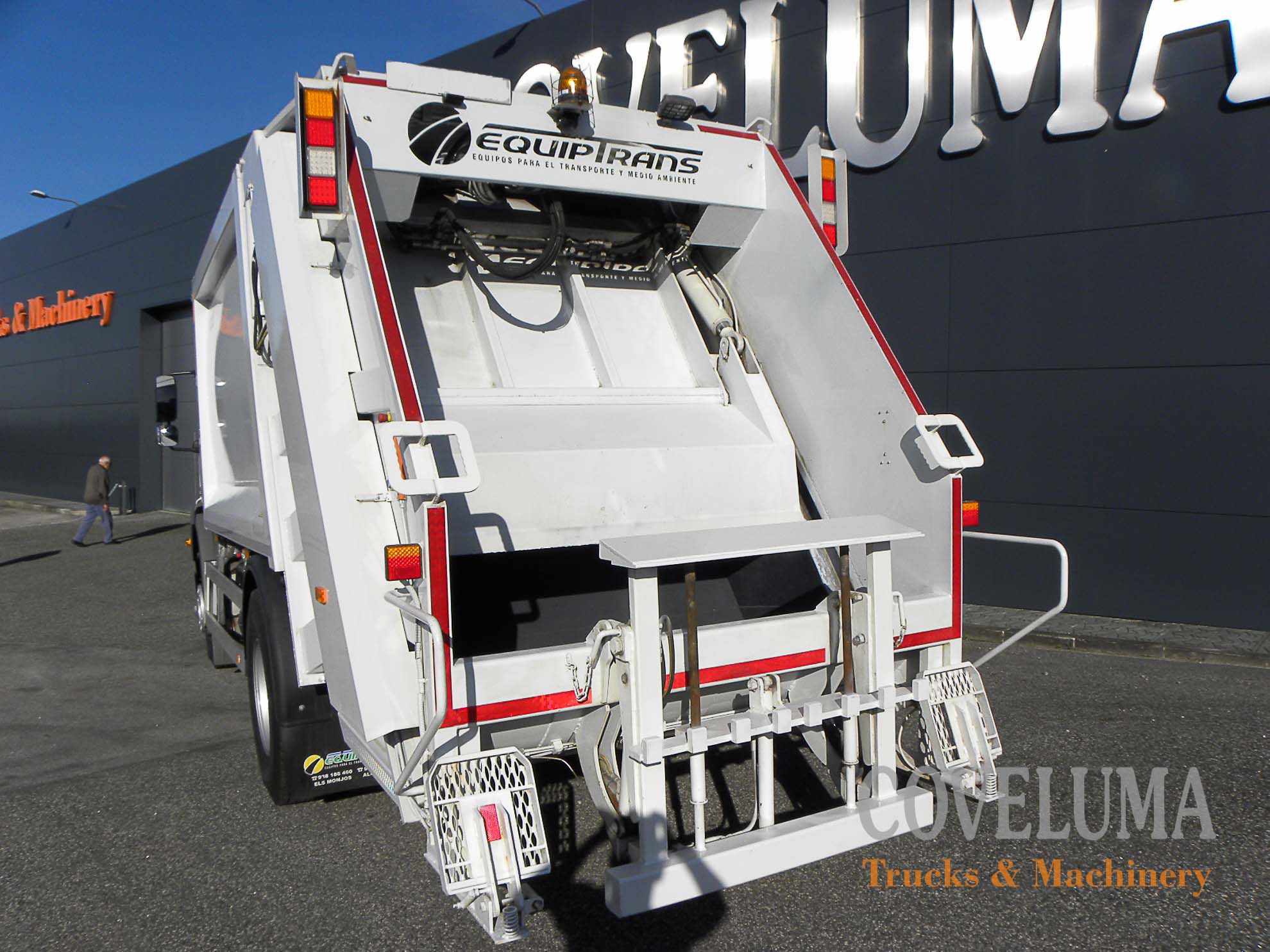 MERCEDES AXOR 1833L CON CARROZADO DE RECOGIDA DE RESIDUOS