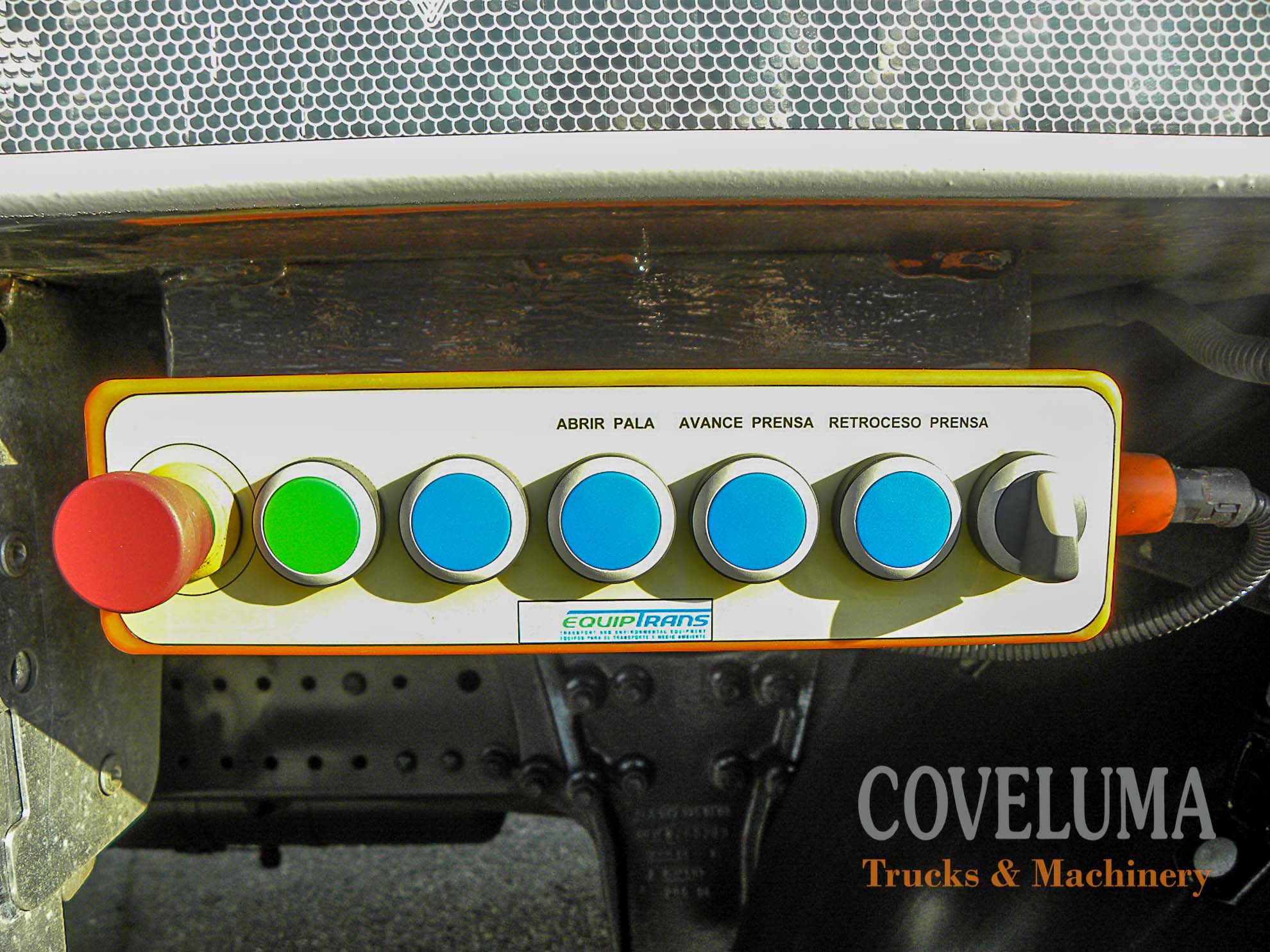 MERCEDES AXOR 1833L CON CARROZADO DE RECOGIDA DE RESIDUOS