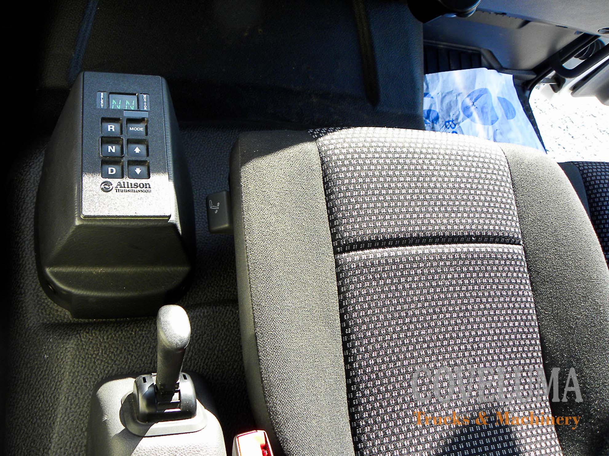 MERCEDES AXOR 1833L CON CARROZADO DE RECOGIDA DE RESIDUOS