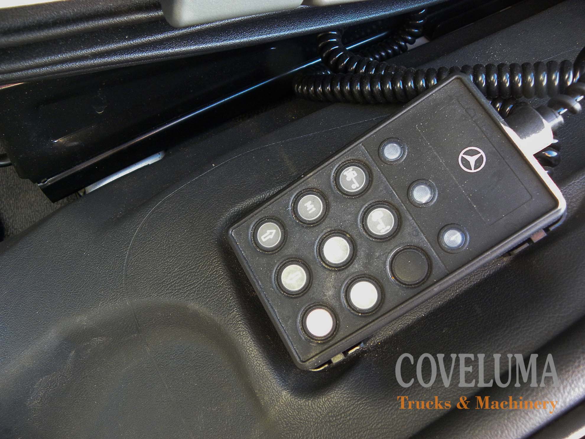 MERCEDES AXOR 1833L CON CARROZADO DE RECOGIDA DE RESIDUOS