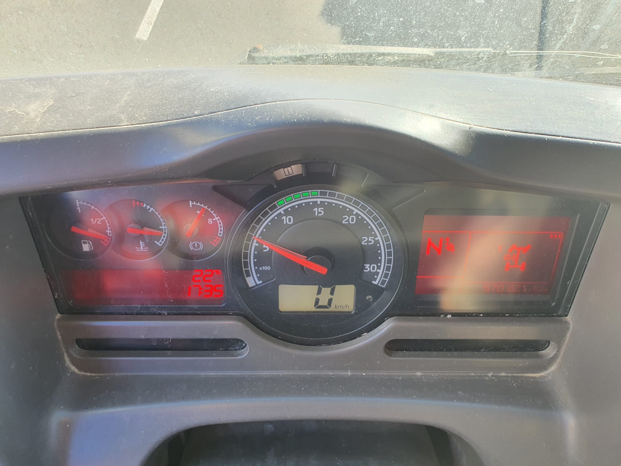 CAMIÓN RENAULT 6X2 PORTA-MAQUINARIA