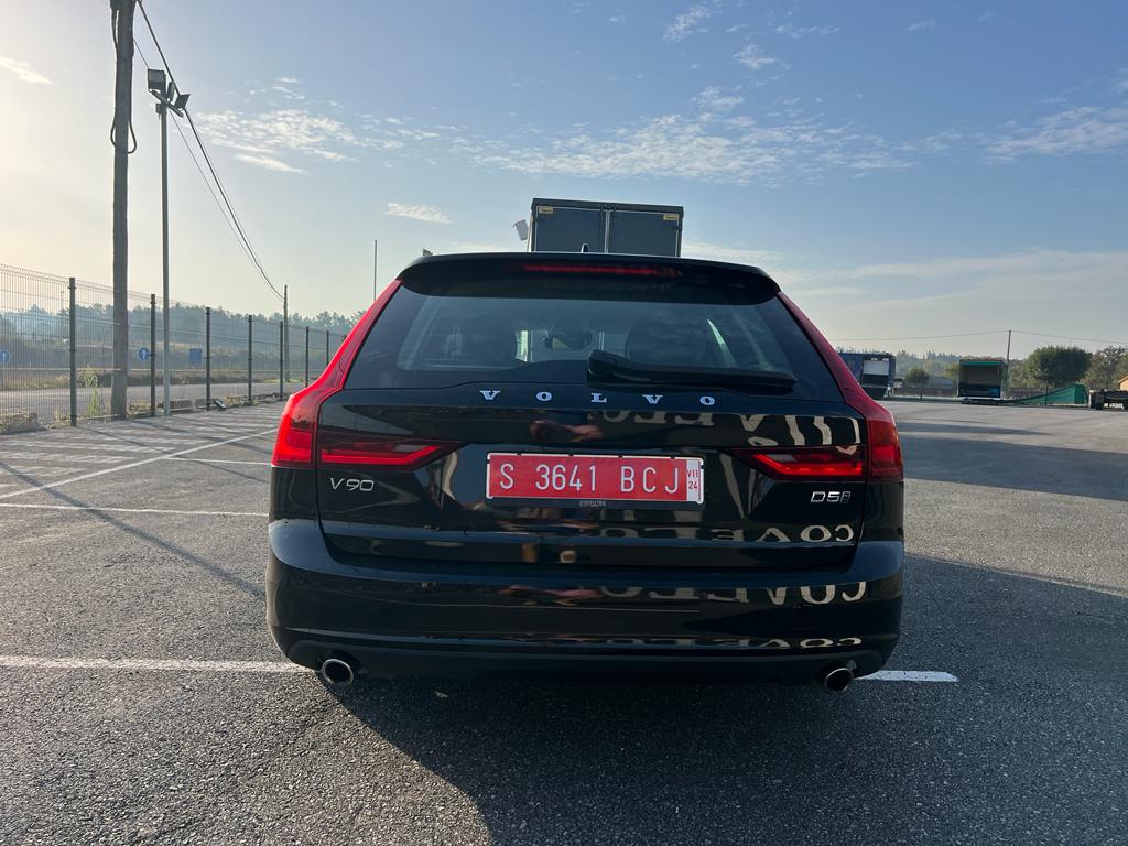 VOLVO – V90
