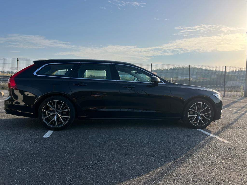 VOLVO – V90